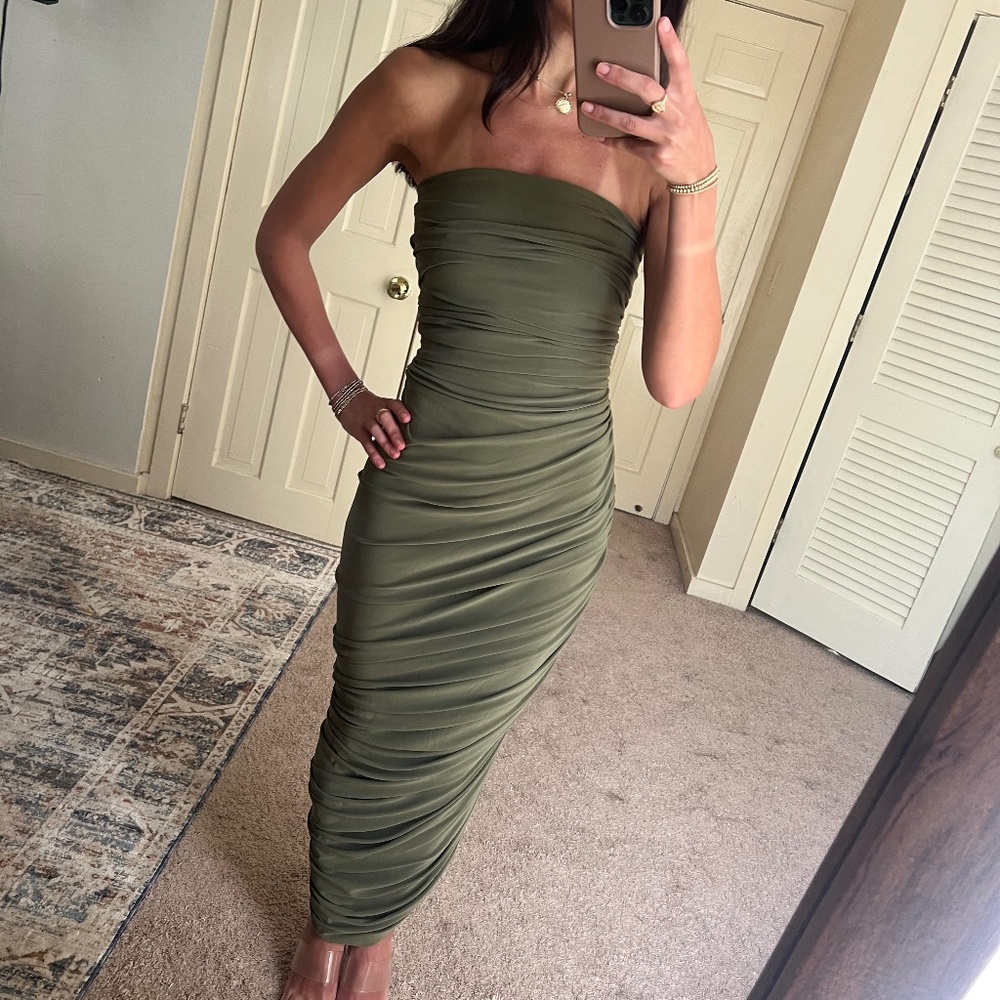 Norma Kamali Diana Strapless Ruched Stretch Jersey Midi Dress